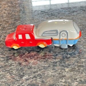 Truck and Camper Salt and Pepper Shakers 🌺